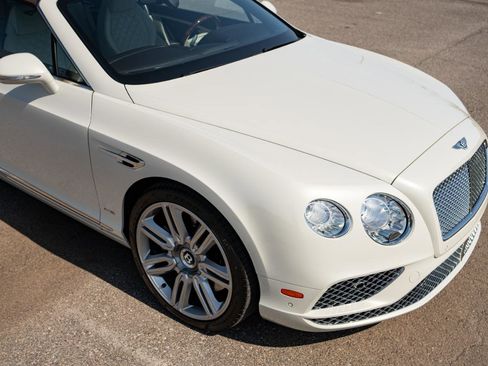 Used 2017 Bentley Continental GT image 11