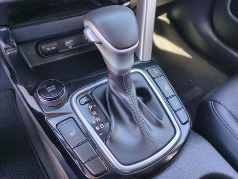 Certified 2022 Kia Seltos EX image 19