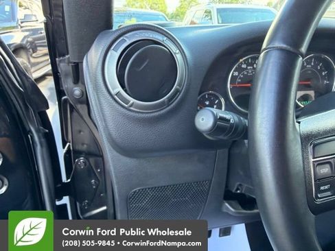 Used 2018 Jeep Wrangler Sport AWD/4WD image 13