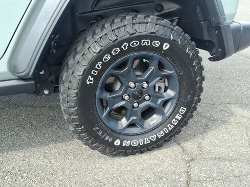 Used 2023 Jeep Wrangler Unlimited w/ Cold Weather Group AWD/4WD image 11