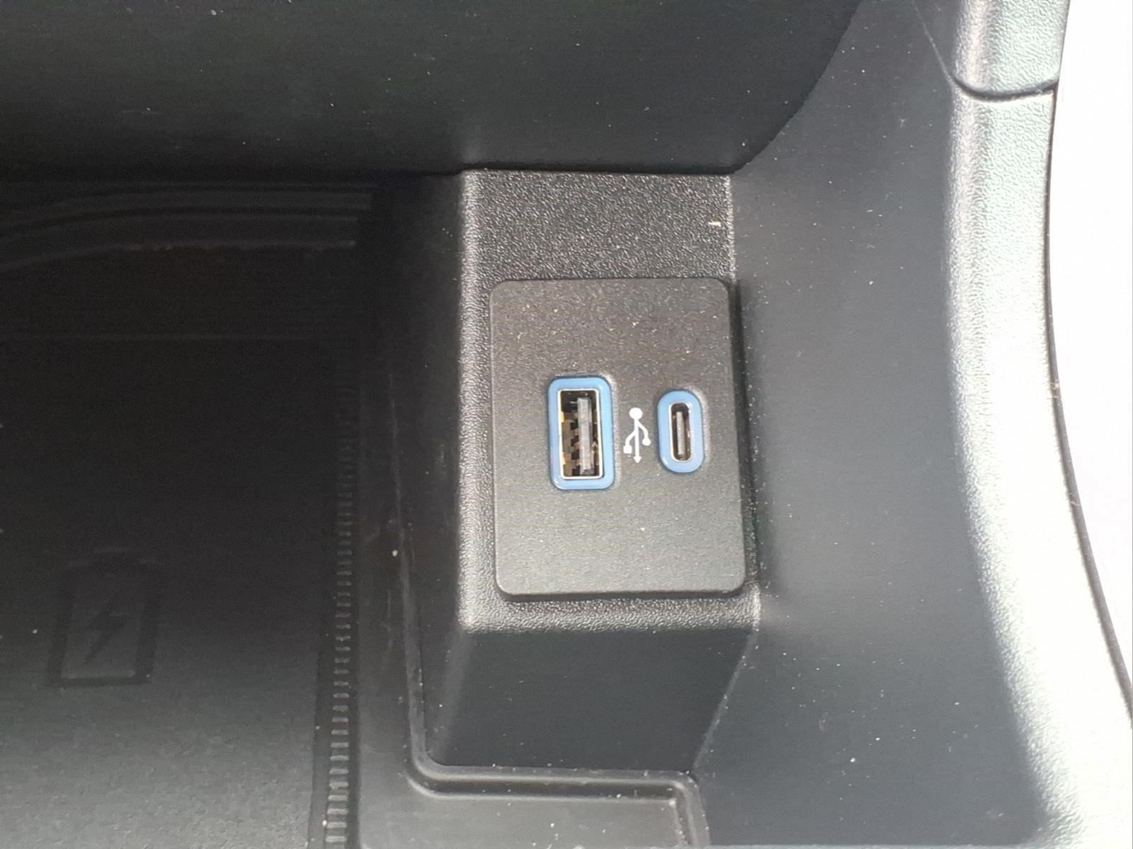 Used 2024 Ford Edge SEL w/ Convenience Package AWD/4WD image 9