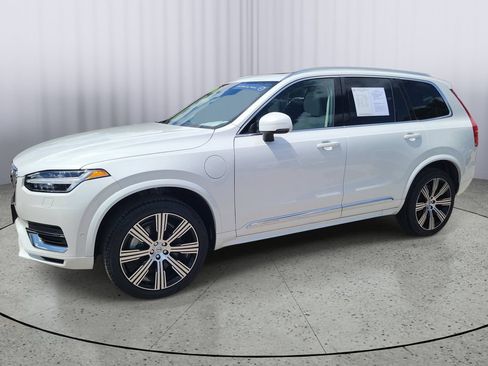 Certified 2024 Volvo XC90 T8 Plus w/ Protection Package AWD/4WD image 5