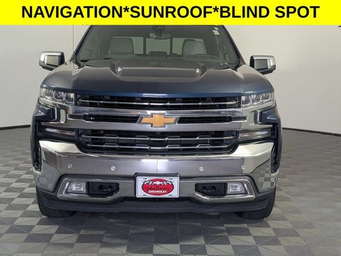 Used 2022 Chevrolet Silverado 1500 LTZ w/ LTZ Premium Package AWD/4WD image 3