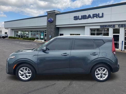 Used 2022 Kia Soul LX w/ Technology Package FWD image 4