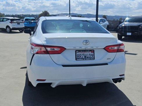 Used 2020 Toyota Camry SE FWD image 7