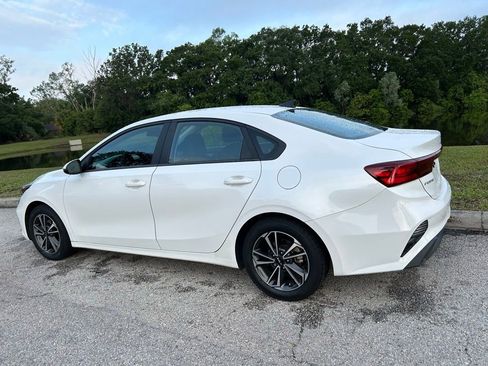 Used 2024 Kia Forte LXS w/ LXS Technology Package FWD image 4
