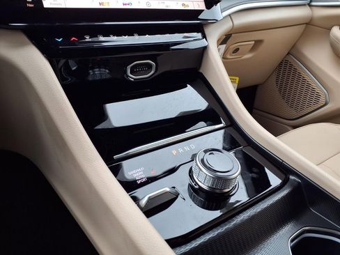 New 2026 Jeep Grand Cherokee Limited image 10