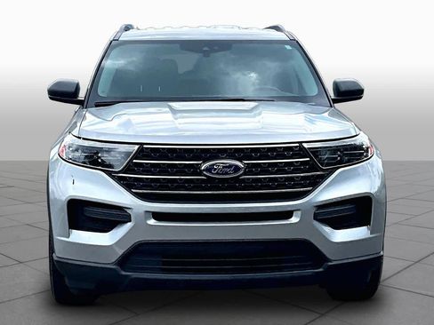 Used 2020 Ford Explorer XLT RWD image 4