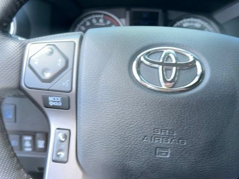 Used 2020 Toyota Tacoma TRD Off-Road w/ TRD Premium Off Road Package AWD/4WD image 49