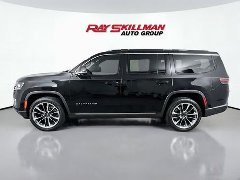 Used 2022 Jeep Wagoneer Series III w/ Premium Group I AWD/4WD image 4