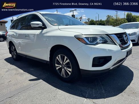Used 2017 Nissan Pathfinder S FWD image 1