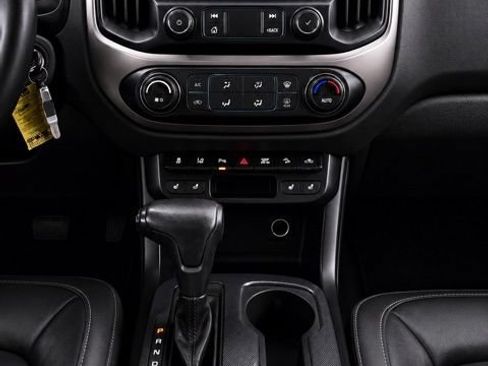 Used 2021 Chevrolet Colorado Z71 w/ Safety Package AWD/4WD image 19