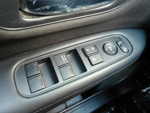 Used 2018 Honda HR-V LX image 30