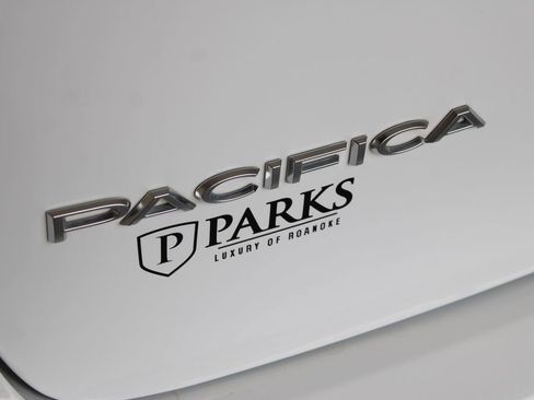 Used 2024 Chrysler Pacifica Pinnacle image 36