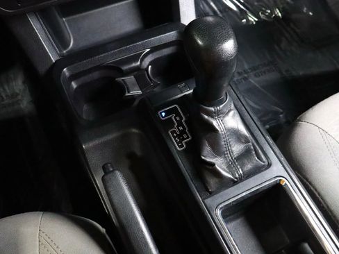 Used 2019 Toyota Tacoma SR image 20