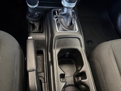 Used 2023 Jeep Wrangler Unlimited AWD/4WD image 16