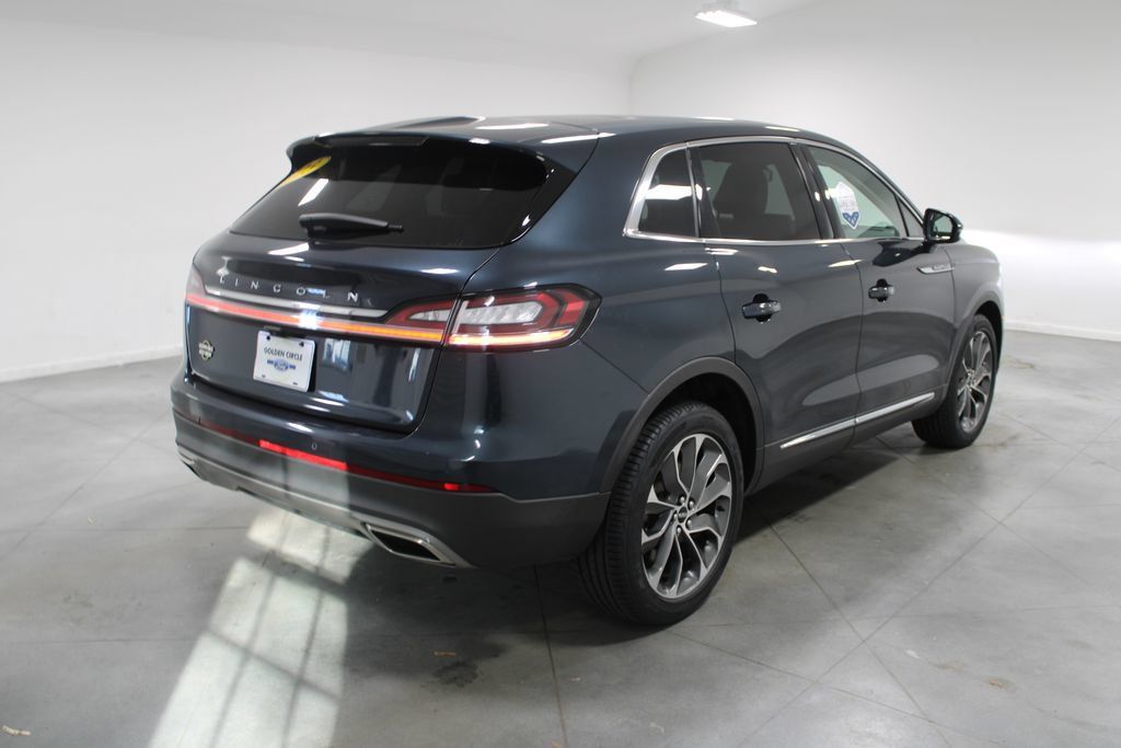 Used 2023 Lincoln Nautilus Reserve AWD/4WD image 9