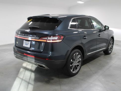 Used 2023 Lincoln Nautilus Reserve AWD/4WD image 9