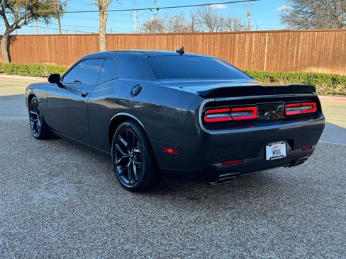 Used 2023 Dodge Challenger R/T w/ Plus Package image 10
