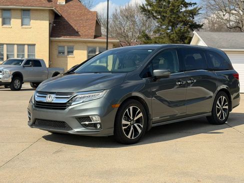 Used 2019 Honda Odyssey Elite image 4