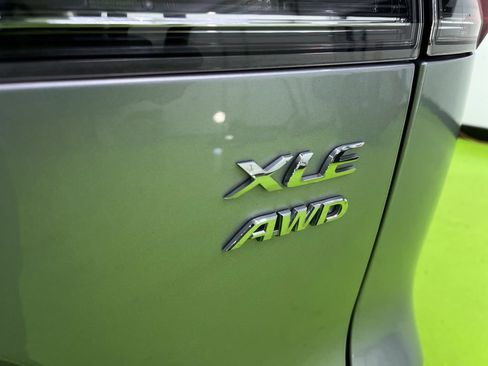Used 2023 Toyota Corolla Cross XLE AWD/4WD image 14