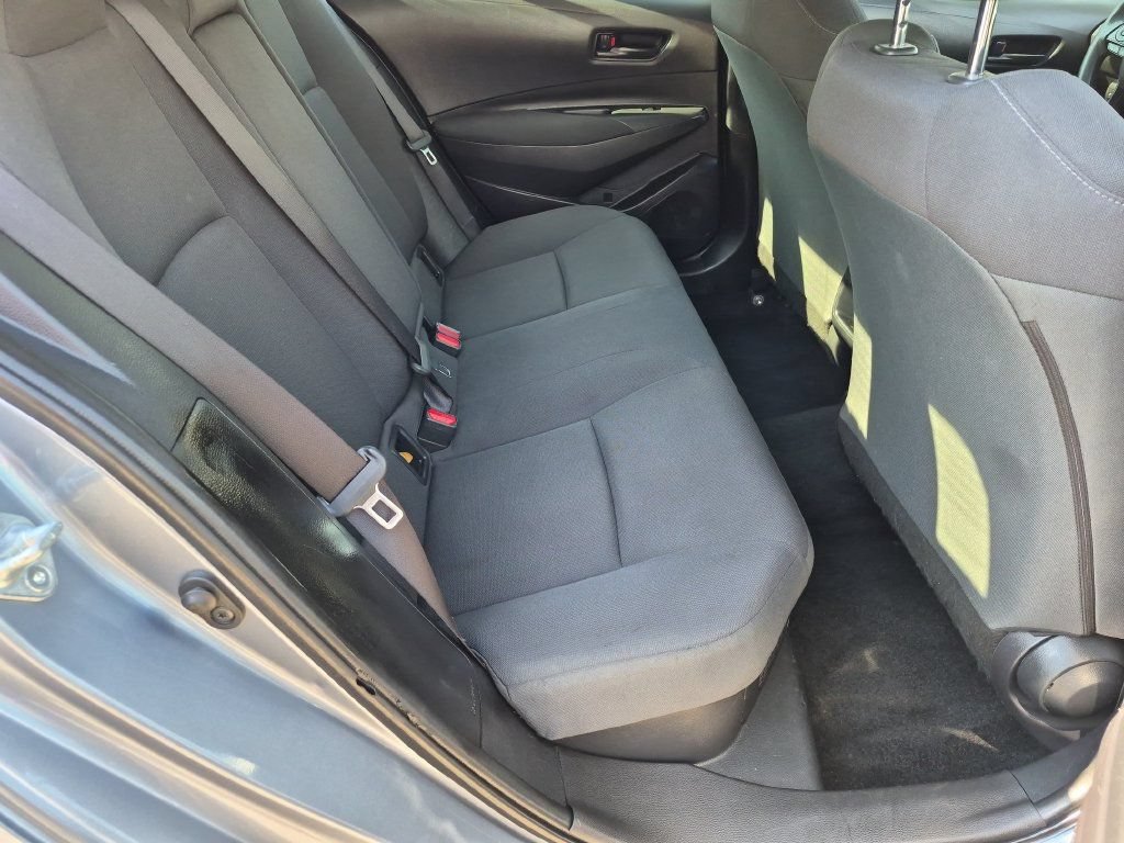 Used 2022 Toyota Corolla LE FWD image 17