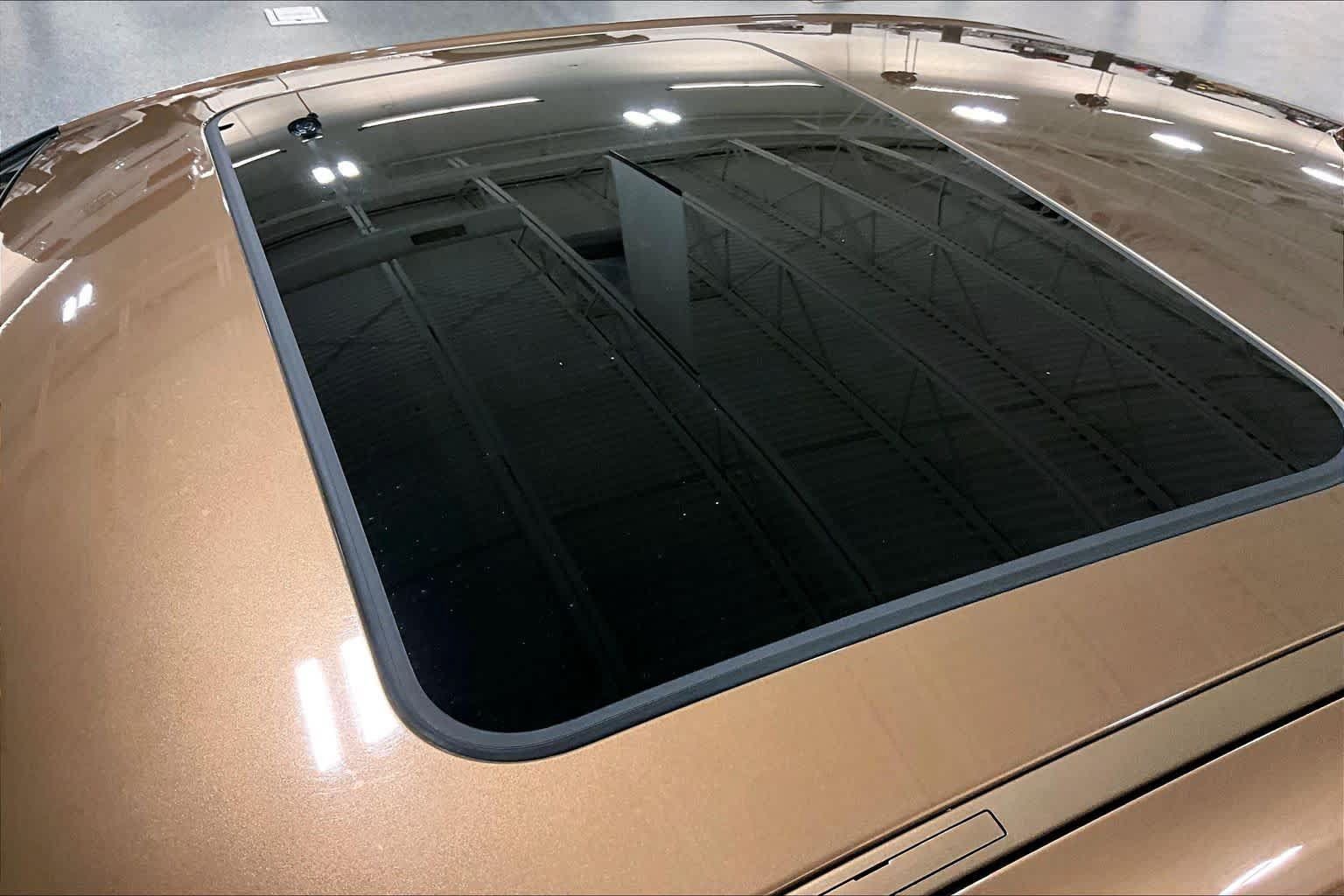 Used 2019 BMW 330i xDrive Sedan w/ Premium Package AWD/4WD image 15