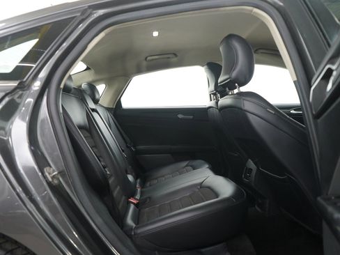 Used 2018 Ford Fusion SE w/ Equipment Group 601A image 12