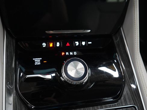 Used 2022 Jeep Wagoneer Series II AWD/4WD image 24