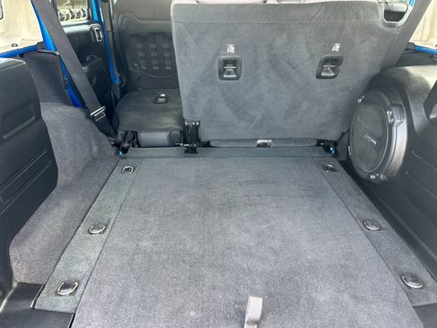 Used 2023 Jeep Wrangler Unlimited Rubicon w/ LED Lighting Group image 15