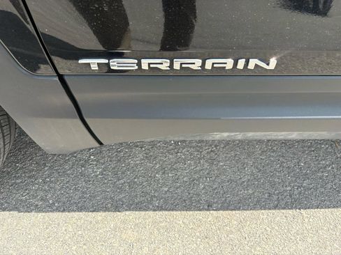 Used 2024 GMC Terrain SLE w/ Driver Convenience Package image 9