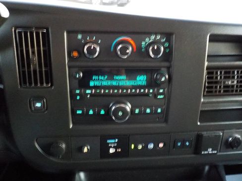 Used 2020 Chevrolet Express 3500 Extended w/ Driver Convenience Package image 17