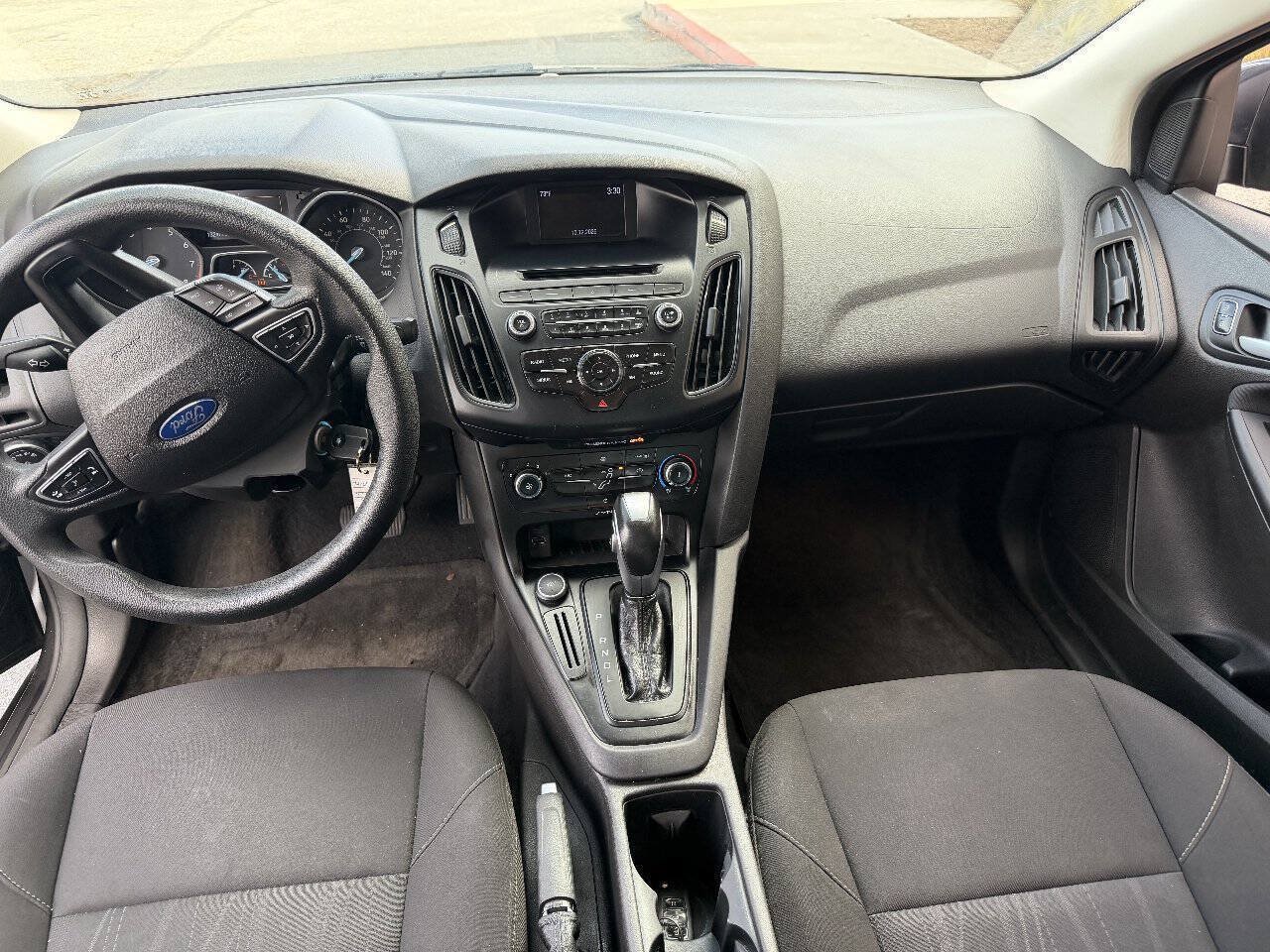 Used 2016 Ford Focus SE FWD image 9