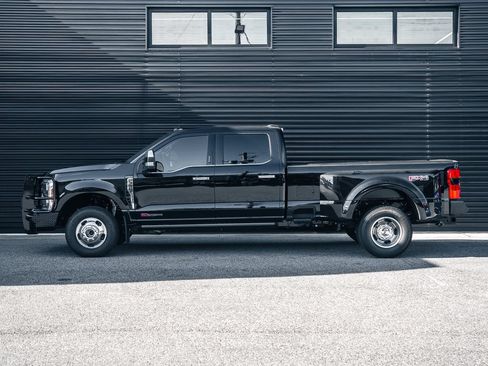 Used 2026 Ford F350 Platinum w/ Platinum Plus Package AWD/4WD image 2