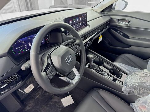 Used 2023 Honda Accord Touring image 8