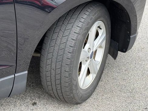 Used 2020 Ford Edge SE FWD image 3