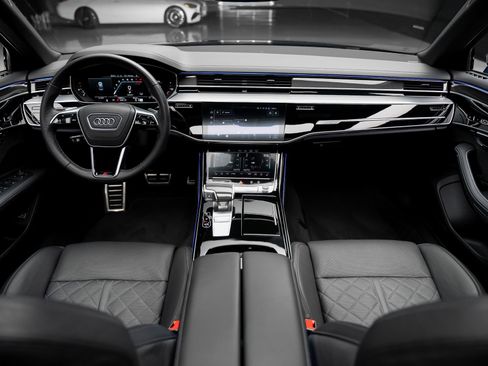 Used 2024 Audi S8 image 42