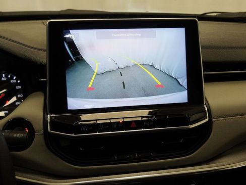 Used 2023 Jeep Compass Limited image 37