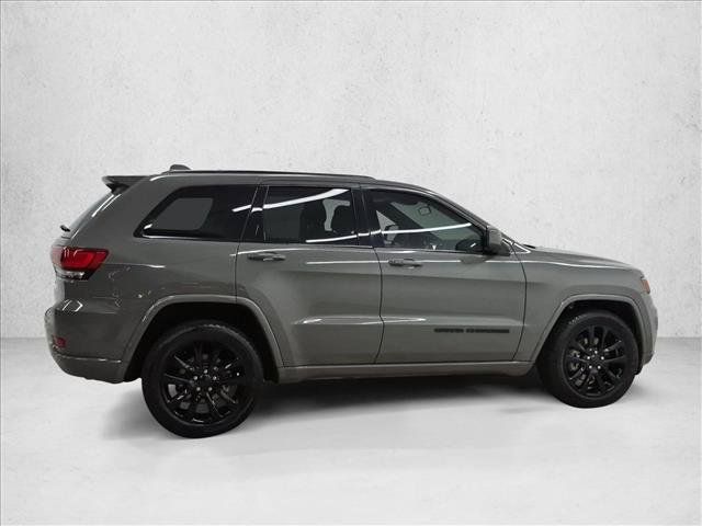 Used 2021 Jeep Grand Cherokee Laredo X RWD image 4