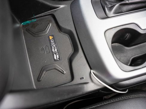 Used 2017 Chevrolet Colorado ZR2 w/ LPO, Premium Interior Package image 37