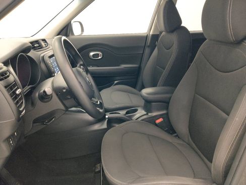 Used 2019 Kia Soul w/ Convenience Package FWD image 17