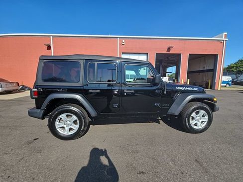 Used 2022 Jeep Wrangler Unlimited Sport AWD/4WD image 11