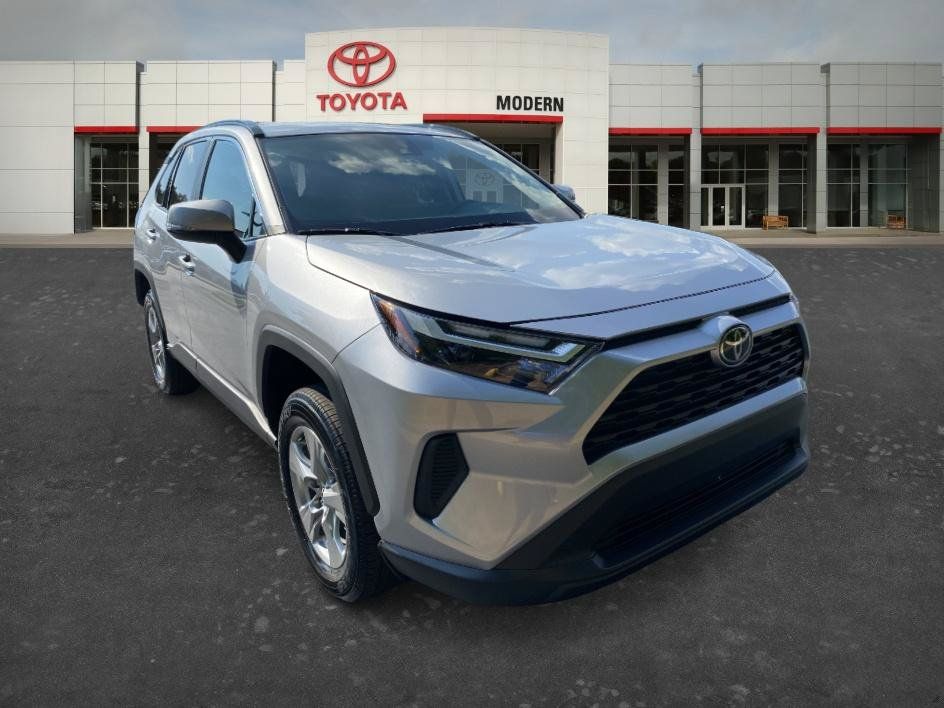 Certified 2025 Toyota RAV4 XLE AWD/4WD image 3