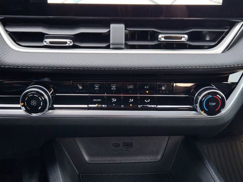 New 2026 Chevrolet Equinox LT w/ Safety and Technology Package FWD image 14