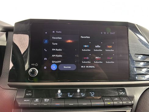 Used 2025 Toyota Camry LE image 29