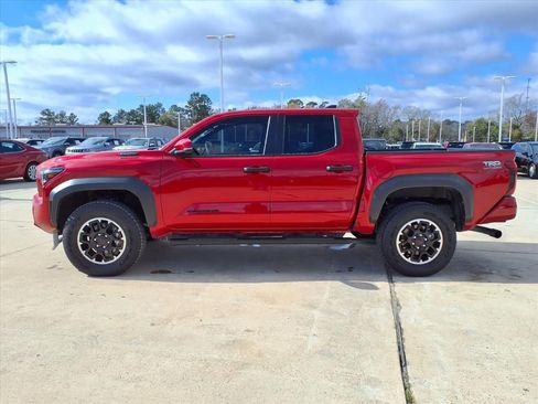 Used 2025 Toyota Tacoma TRD Off-Road image 8