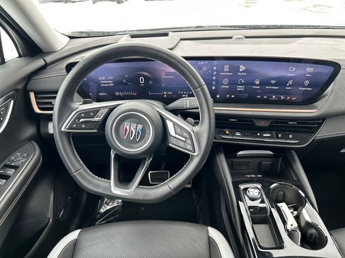 Used 2025 Buick Envision Sport Touring image 17