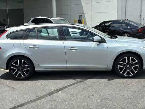Used 2018 Volvo V60 T5 Dynamic FWD image 27