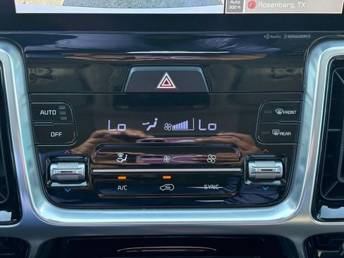 Certified 2022 Kia Sorento SX AWD/4WD image 28