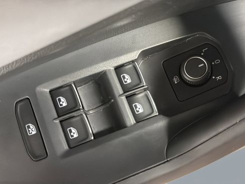 New 2026 Volkswagen Jetta SE FWD image 15
